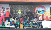 Artis Akustik di Panggung Luar.JPG
